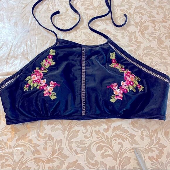 Altar’d State Swim Bikini Top Padded Embroidered Flowers Sz Large Gorgeous - Picture 2 of 5